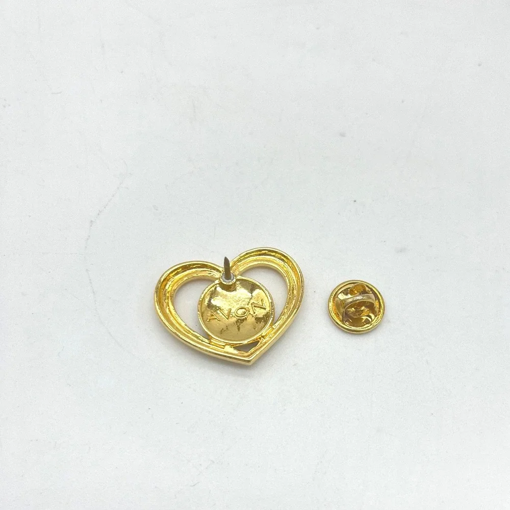 Avon Pin Heart Earth Gold Tone Vintage 2005‎ Brooch